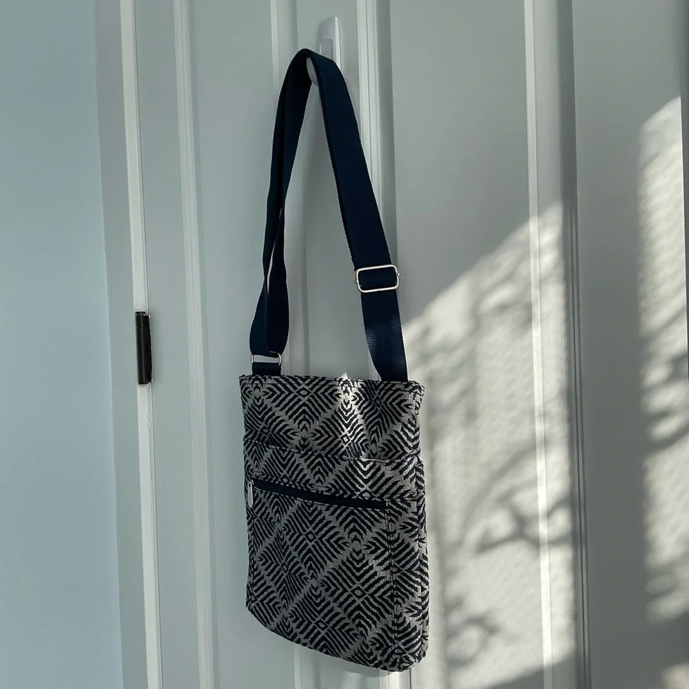 Thirty-One Stylish Navy and Gray Patterned Women's Brocade Crossbody Bag - Picture 6 of 12